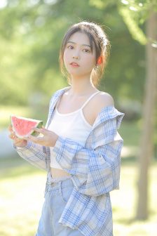 美女扒开尿口让男生涌的免费视频